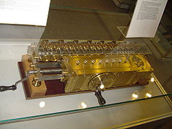 http://upload.wikimedia.org/wikipedia/commons/thumb/9/92/Leibnitzrechenmaschine.jpg/250px-Leibnitzrechenmaschine.jpg